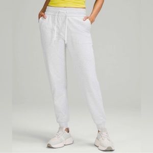 Lululemon scuba joggers in perfect condition worn 5 times